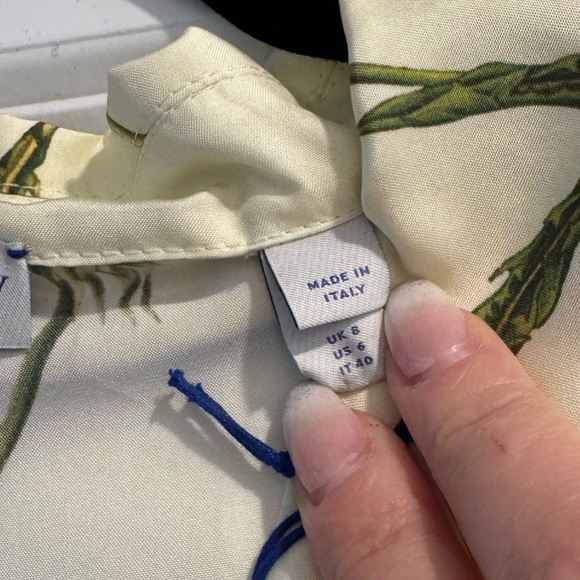 Burberry
Dandelion Lattice Print Silk
Pajama Shirt - Picture 5 of 10